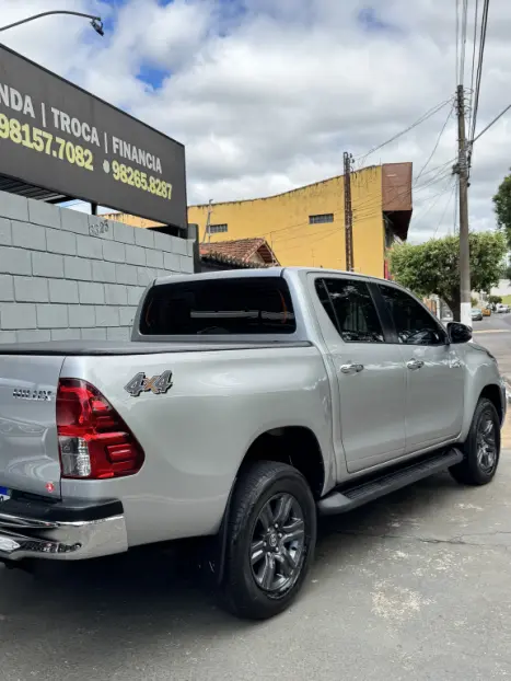 TOYOTA Hilux Caminhonete 2.8 16V 4P SR 4X4 DIESEL CABINE DUPLA AUTOMTICO, Foto 6