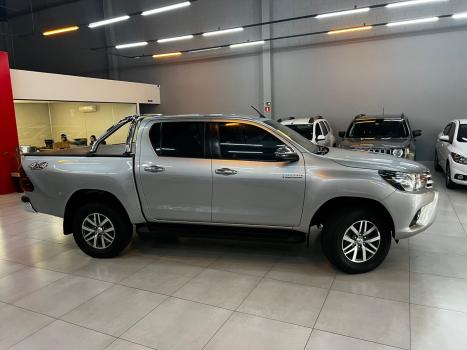 TOYOTA Hilux Caminhonete 2.8 16V SRV 4X4 DIESEL CABINE DUPLA AUTOMTICO, Foto 2