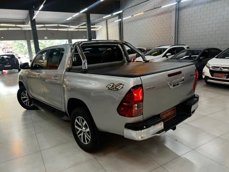 TOYOTA Hilux Caminhonete 2.8 16V SRV 4X4 DIESEL CABINE DUPLA AUTOMTICO, Foto 3