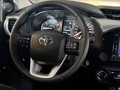 TOYOTA Hilux Caminhonete 2.8 16V 4P SR 4X4 DIESEL CABINE DUPLA AUTOMTICO, Foto 16