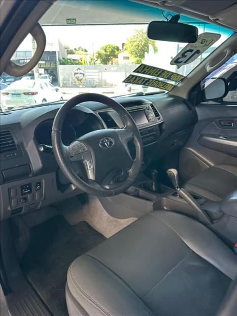 TOYOTA Hilux Caminhonete 3.0 16V 4P 4X4 SRV TURBO DIESEL CABINE DUPLA AUTOMTICO, Foto 4