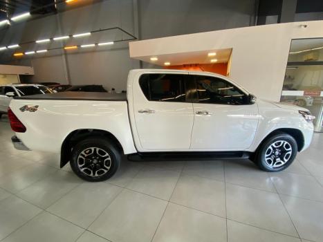 TOYOTA Hilux Caminhonete 2.8 16V SRV 4X4 DIESEL CABINE DUPLA AUTOMTICO, Foto 2