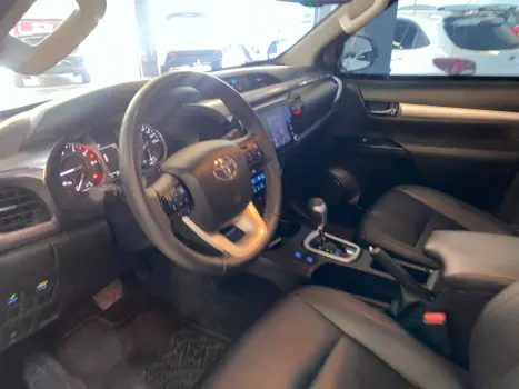 TOYOTA Hilux Caminhonete 2.8 16V SRV 4X4 DIESEL CABINE DUPLA AUTOMTICO, Foto 11