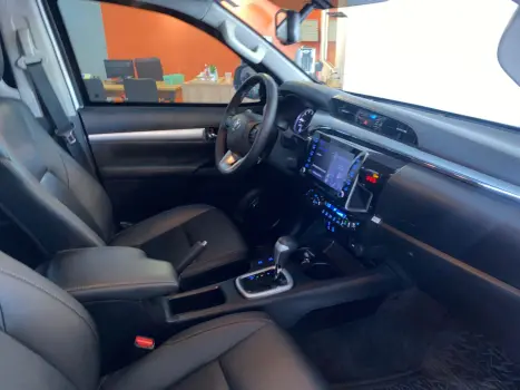 TOYOTA Hilux Caminhonete 2.8 16V SRV 4X4 DIESEL CABINE DUPLA AUTOMTICO, Foto 14