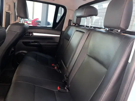 TOYOTA Hilux Caminhonete 2.8 16V SRV 4X4 DIESEL CABINE DUPLA AUTOMTICO, Foto 15