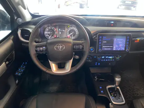 TOYOTA Hilux Caminhonete 2.8 16V SRV 4X4 DIESEL CABINE DUPLA AUTOMTICO, Foto 16