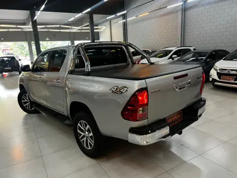 TOYOTA Hilux Caminhonete 2.8 16V SRV 4X4 DIESEL CABINE DUPLA AUTOMTICO, Foto 5