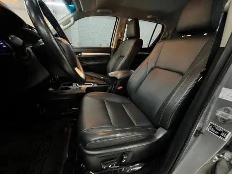 TOYOTA Hilux Caminhonete 2.8 16V SRV 4X4 DIESEL CABINE DUPLA AUTOMTICO, Foto 11