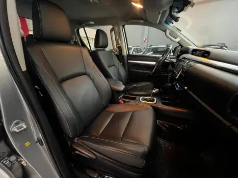 TOYOTA Hilux Caminhonete 2.8 16V SRV 4X4 DIESEL CABINE DUPLA AUTOMTICO, Foto 16