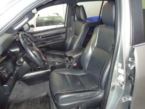TOYOTA Hilux Caminhonete 2.8 16V SRX 50 ANOS 4X4 TURBO DIESEL CABINE DUPLA AUTOMTICO, Foto 2