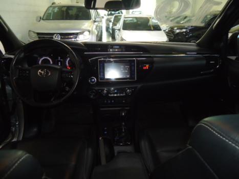 TOYOTA Hilux Caminhonete 2.8 16V SRX 50 ANOS 4X4 TURBO DIESEL CABINE DUPLA AUTOMTICO, Foto 4