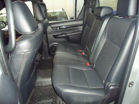 TOYOTA Hilux Caminhonete 2.8 16V SRX 50 ANOS 4X4 TURBO DIESEL CABINE DUPLA AUTOMTICO, Foto 8