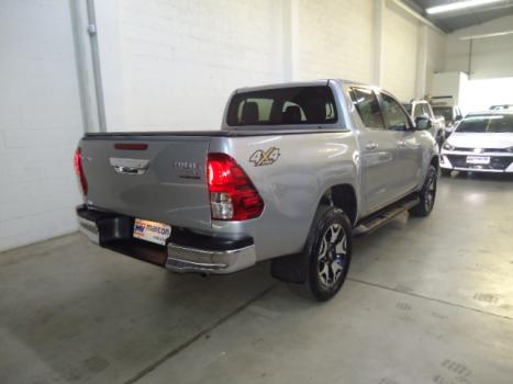 TOYOTA Hilux Caminhonete 2.8 16V SRX 50 ANOS 4X4 TURBO DIESEL CABINE DUPLA AUTOMTICO, Foto 9