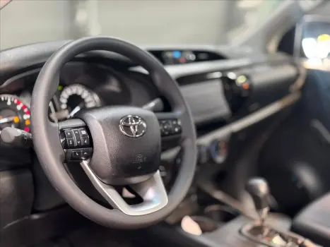 TOYOTA Hilux Caminhonete 2.8 4X4 DIESEL CABINE SIMPLES, Foto 14