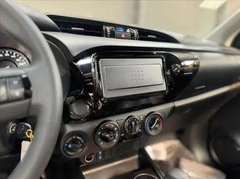 TOYOTA Hilux Caminhonete 2.8 4X4 DIESEL CABINE SIMPLES, Foto 15