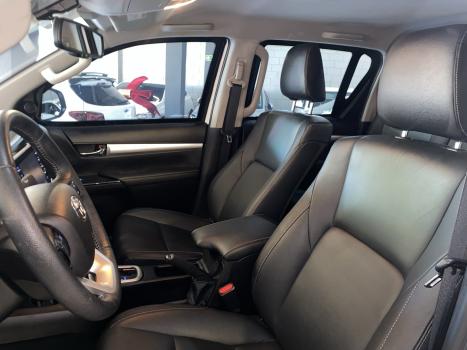 TOYOTA Hilux Caminhonete 2.8 16V SRV 4X4 DIESEL CABINE DUPLA AUTOMTICO, Foto 17