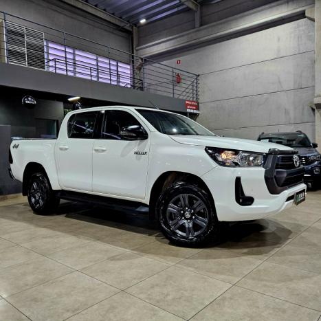 TOYOTA Hilux Caminhonete 2.8 16V 4P SR 4X4 DIESEL CABINE DUPLA AUTOMTICO, Foto 1