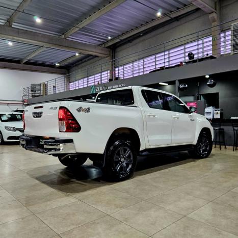 TOYOTA Hilux Caminhonete 2.8 16V 4P SR 4X4 DIESEL CABINE DUPLA AUTOMTICO, Foto 4