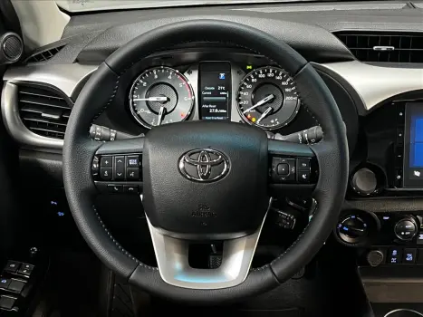 TOYOTA Hilux Caminhonete 2.8 16V 4P SR 4X4 DIESEL CABINE DUPLA AUTOMTICO, Foto 15