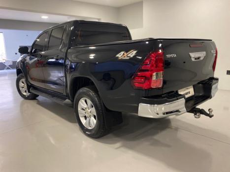 TOYOTA Hilux Caminhonete 2.8 16V SRV 4X4 DIESEL CABINE DUPLA AUTOMTICO, Foto 4