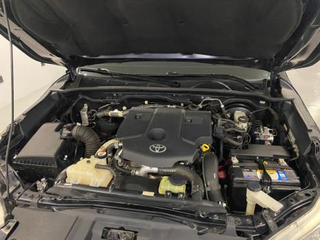TOYOTA Hilux Caminhonete 2.8 16V SRV 4X4 DIESEL CABINE DUPLA AUTOMTICO, Foto 17