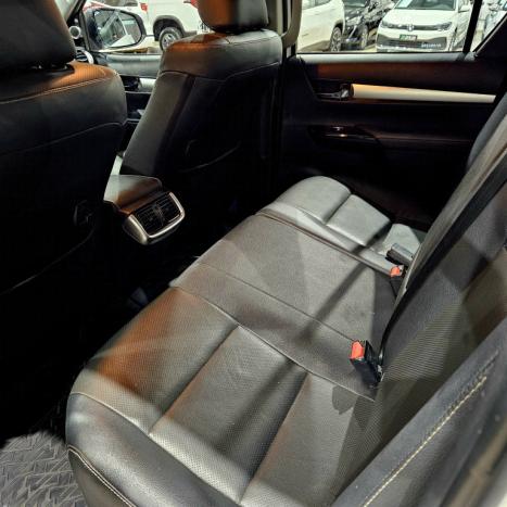 TOYOTA Hilux Caminhonete 2.8 16V SRX 4X4 TURBO DIESEL CABINE DUPLA AUTOMTICO, Foto 8