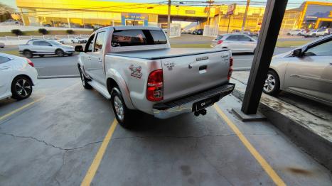 TOYOTA Hilux Caminhonete 3.0 4P 4X4 SRV TURBO DIESEL CABINE DUPLA, Foto 6