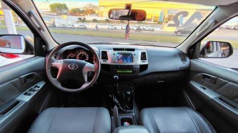 TOYOTA Hilux Caminhonete 3.0 4P 4X4 SRV TURBO DIESEL CABINE DUPLA, Foto 9