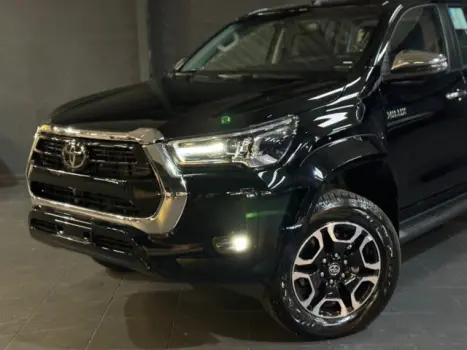 TOYOTA Hilux Caminhonete 2.8 16V SRX PLUS 4X4 TURBO DIESEL CABINE DUPLA AUTOMTICO, Foto 2