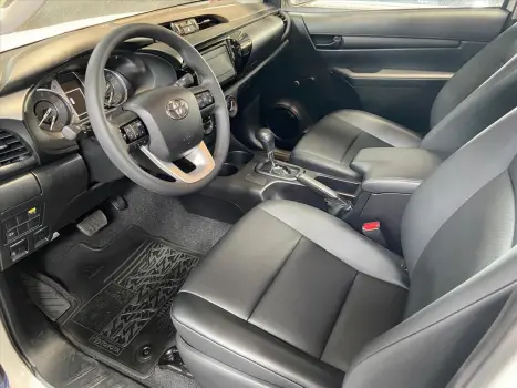 TOYOTA Hilux Caminhonete 2.8 4X4 DIESEL CABINE SIMPLES, Foto 10
