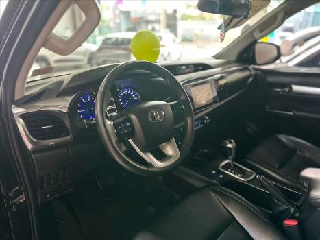 TOYOTA Hilux Caminhonete 2.8 16V SRX 4X4 DIESEL CABINE DUPLA AUTOMTICO, Foto 4