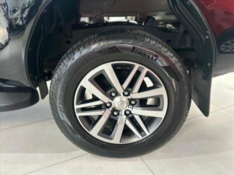 TOYOTA Hilux Caminhonete 2.8 16V SRX 4X4 DIESEL CABINE DUPLA AUTOMTICO, Foto 9