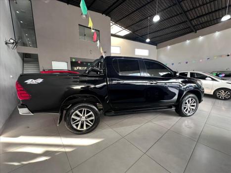 TOYOTA Hilux Caminhonete 2.8 16V SRX 4X4 DIESEL CABINE DUPLA AUTOMTICO, Foto 14
