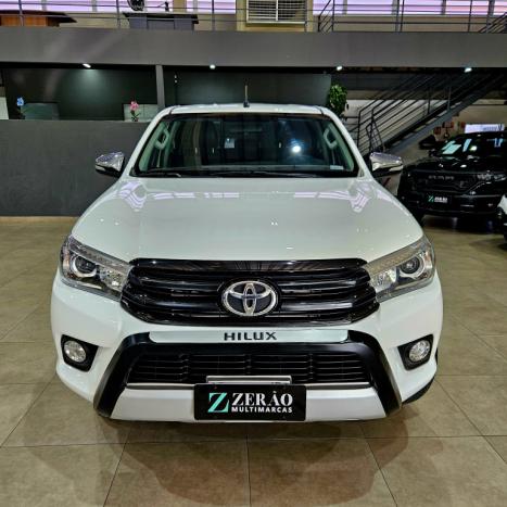 TOYOTA Hilux Caminhonete 2.8 16V SRX 4X4 TURBO DIESEL CABINE DUPLA AUTOMTICO, Foto 2