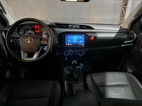 TOYOTA Hilux Caminhonete 2.8 16V 4P POWER PACK TURBO DIESEL 4X4 CABINE DUPLA, Foto 15