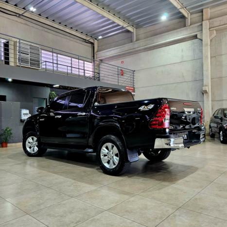 TOYOTA Hilux Caminhonete 2.8 16V SRV 4X4 DIESEL CABINE DUPLA AUTOMTICO, Foto 5