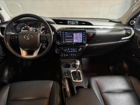 TOYOTA Hilux Caminhonete 2.8 16V SRX 4X4 TURBO DIESEL CABINE DUPLA AUTOMTICO, Foto 13
