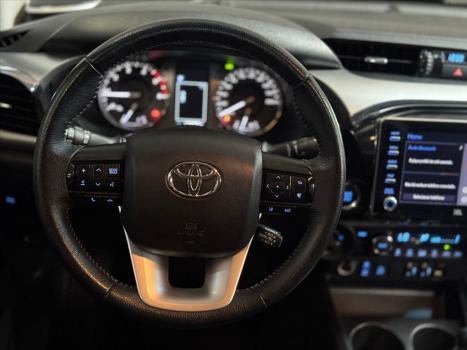 TOYOTA Hilux Caminhonete 2.8 16V SRX 4X4 TURBO DIESEL CABINE DUPLA AUTOMTICO, Foto 17