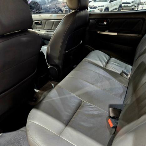 TOYOTA Hilux Caminhonete 3.0 4P 4X4 SRV TURBO DIESEL CABINE DUPLA AUTOMTICO, Foto 9