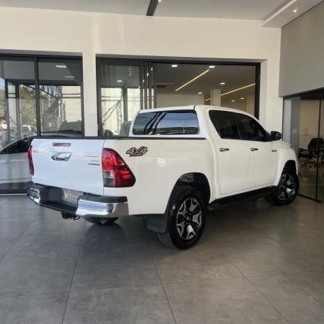 TOYOTA Hilux Caminhonete 2.8 16V SRX 50 ANOS 4X4 TURBO DIESEL CABINE DUPLA AUTOMTICO, Foto 4