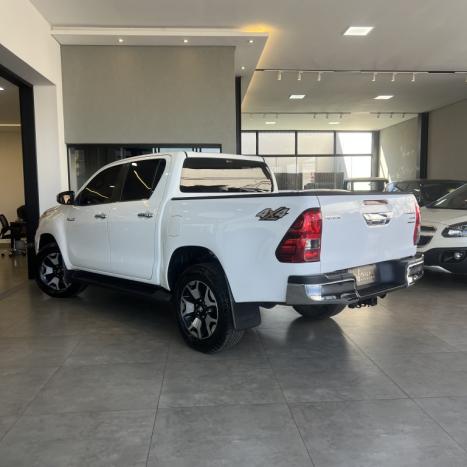 TOYOTA Hilux Caminhonete 2.8 16V SRX 50 ANOS 4X4 TURBO DIESEL CABINE DUPLA AUTOMTICO, Foto 6