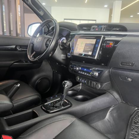 TOYOTA Hilux Caminhonete 2.8 16V SRX 50 ANOS 4X4 TURBO DIESEL CABINE DUPLA AUTOMTICO, Foto 10