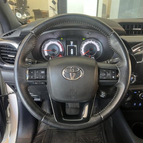 TOYOTA Hilux Caminhonete 2.8 16V SRX 50 ANOS 4X4 TURBO DIESEL CABINE DUPLA AUTOMTICO, Foto 12