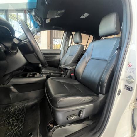 TOYOTA Hilux Caminhonete 2.8 16V SRX 50 ANOS 4X4 TURBO DIESEL CABINE DUPLA AUTOMTICO, Foto 15