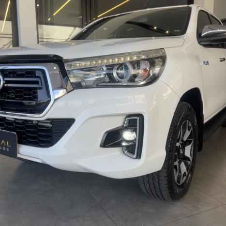 TOYOTA Hilux Caminhonete 2.8 16V SRX 50 ANOS 4X4 TURBO DIESEL CABINE DUPLA AUTOMTICO, Foto 17