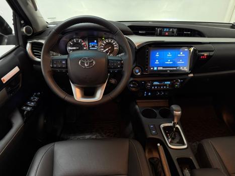 TOYOTA Hilux Caminhonete 2.8 16V SRX PLUS 4X4 TURBO DIESEL CABINE DUPLA AUTOMTICO, Foto 10