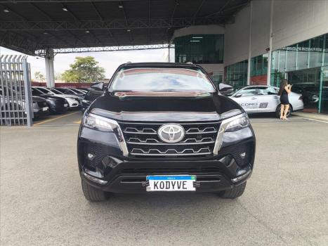 TOYOTA Hilux Caminhonete 2.7 16V 4P SRV FLEX CABINE DUPLA AUTOMTICO, Foto 1