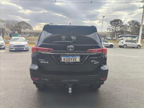 TOYOTA Hilux Caminhonete 2.7 16V 4P SRV FLEX CABINE DUPLA AUTOMTICO, Foto 2