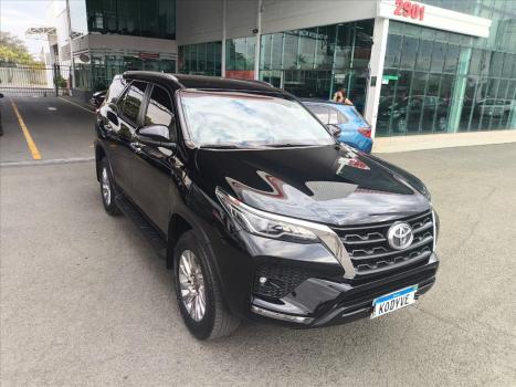 TOYOTA Hilux Caminhonete 2.7 16V 4P SRV FLEX CABINE DUPLA AUTOMTICO, Foto 4