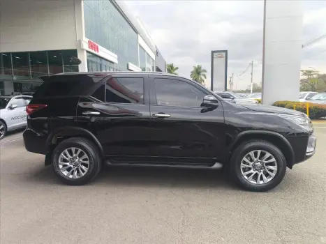 TOYOTA Hilux Caminhonete 2.7 16V 4P SRV FLEX CABINE DUPLA AUTOMTICO, Foto 7